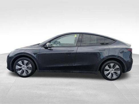 Used 2024 Tesla Model Y Long Range AWD/4WD image 4