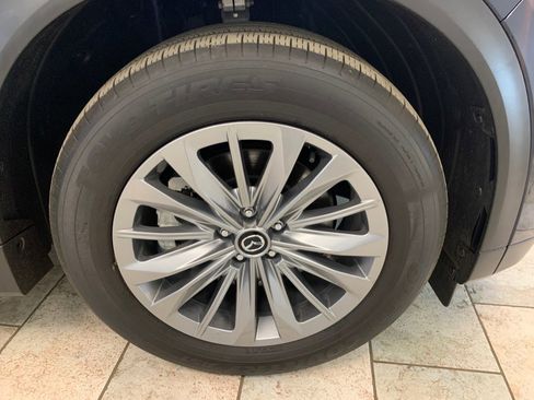 Used 2024 MAZDA CX-90 Plug-In Hybrid w/ Preferred AWD/4WD image 9