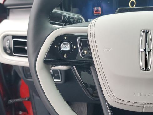 New 2026 Lincoln Aviator AWD image 16