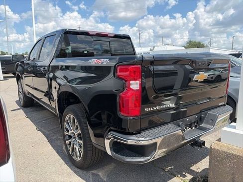 Used 2025 Chevrolet Silverado 1500 LT w/ Texas Edition Plus AWD/4WD image 3