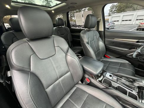 Used 2021 Kia Telluride SX w/ Nightfall Edition Package AWD/4WD image 16