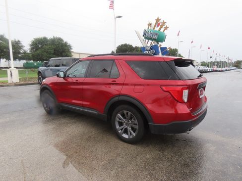 Used 2023 Ford Explorer XLT w/ Equipment Group 202A RWD image 17