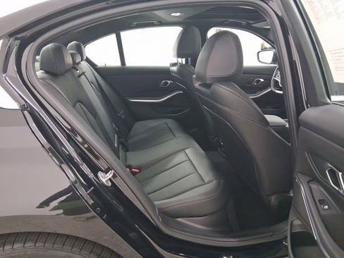 Certified 2025 BMW 330i Sedan image 31