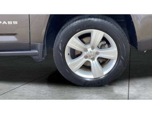 Used 2017 Jeep Compass Latitude AWD/4WD image 20