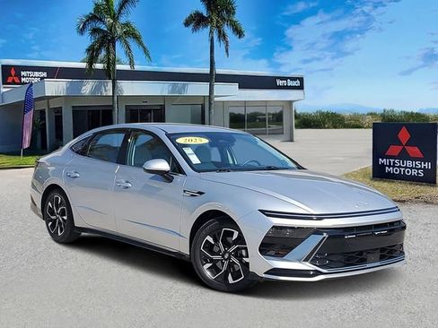 Used 2025 Hyundai Sonata SEL image 1