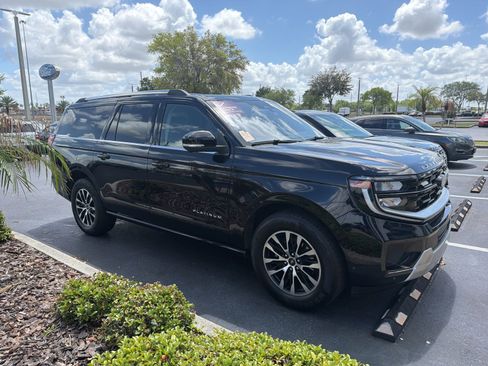 Used 2025 Ford Expedition Max Platinum image 2