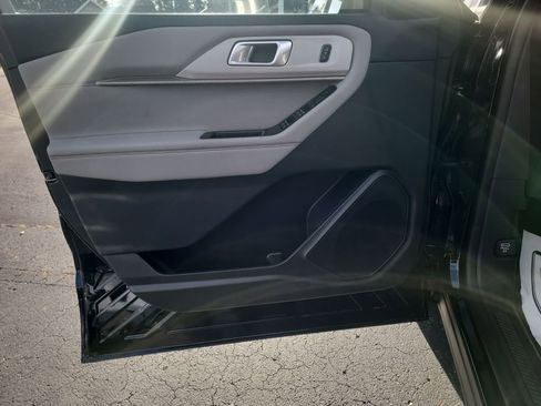 New 2026 Ford Explorer Active w/ Active Comfort Package AWD/4WD image 10