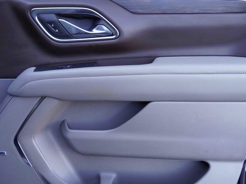 Used 2024 Chevrolet Tahoe Z71 w/ Luxury Package image 29