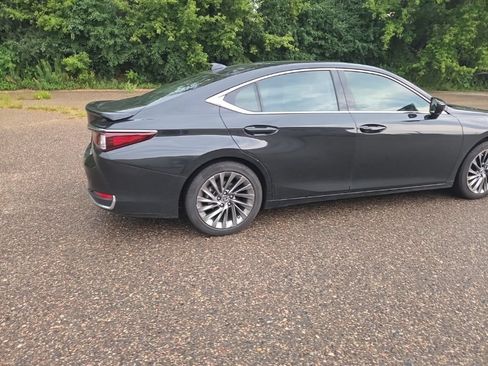Used 2024 Lexus ES 300h Ultra Luxury w/ Accessory Package (Z1) FWD image 21