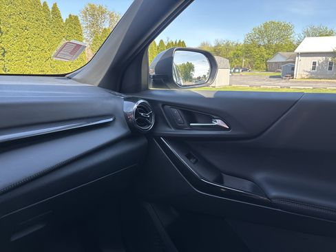 Used 2025 Chevrolet Equinox LT AWD/4WD image 23