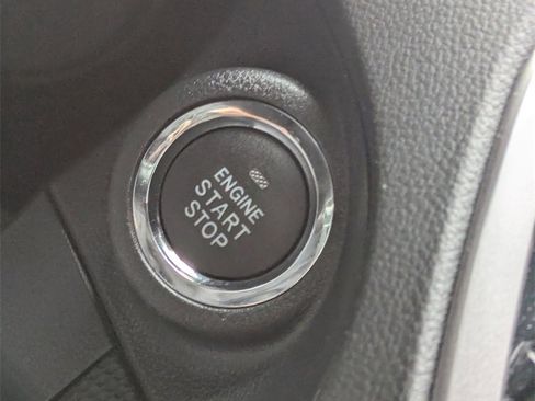 Used 2023 Subaru Forester Premium image 35