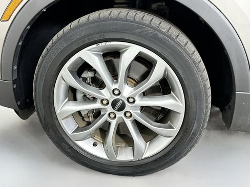 Used 2017 Lincoln MKC Select w/ Select Plus Package image 34