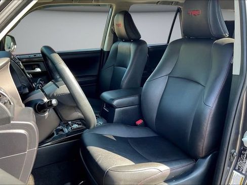 Used 2020 Toyota 4Runner TRD Off-Road Premium w/ Moonroof Package AWD/4WD image 23