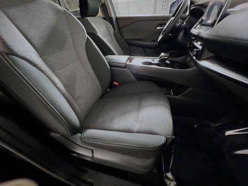 Used 2023 Nissan Rogue SV image 31