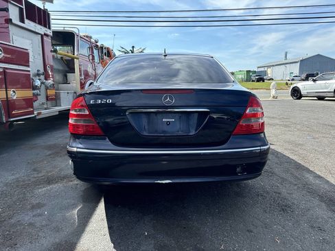 Used 2003 Mercedes-Benz E 320 Sedan image 5