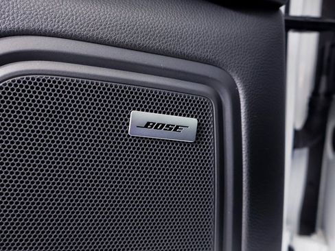 Certified 2024 Porsche Macan w/ Premium Plus Package image 18