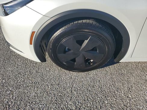 Certified 2025 Toyota Prius LE image 17