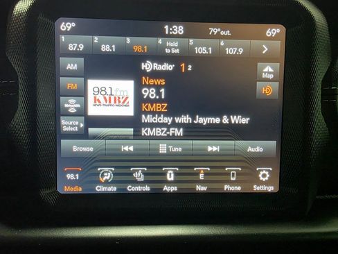 Used 2021 Jeep Wrangler Unlimited Sahara w/ Uconnect 4C Nav & Sound Group image 3