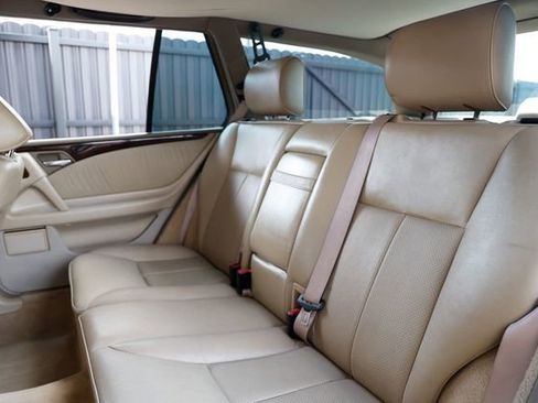 Used 1999 Mercedes-Benz E 320 4MATIC Wagon image 11