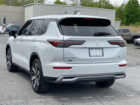 Used 2025 Mitsubishi Outlander AWD image 13