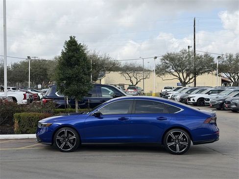 Used 2025 Honda Accord Sport image 4