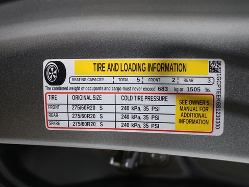 Used 2025 Chevrolet Colorado Trail Boss AWD/4WD image 38