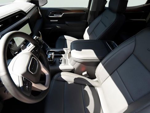 New 2026 GMC Sierra 1500 Denali w/ Denali Reserve Package image 9