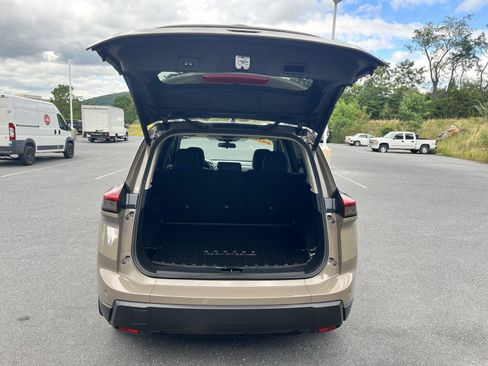 Used 2026 Nissan Rogue SV AWD/4WD image 36