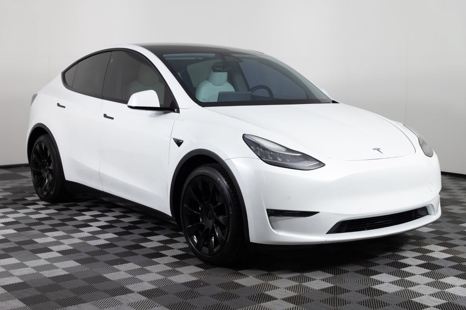 Used 2021 Tesla Model Y Long Range AWD/4WD image 10