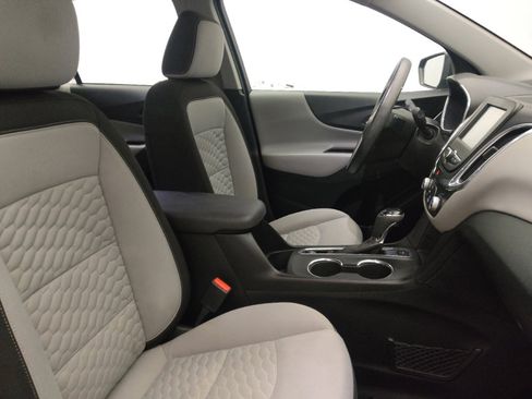 Used 2018 Chevrolet Equinox LS image 21
