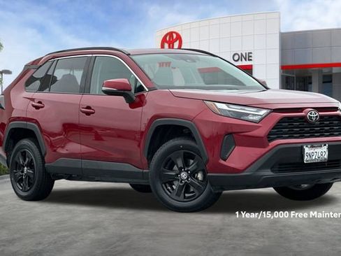 Used 2023 Toyota RAV4 XLE w/ Convenience Package FWD image 2
