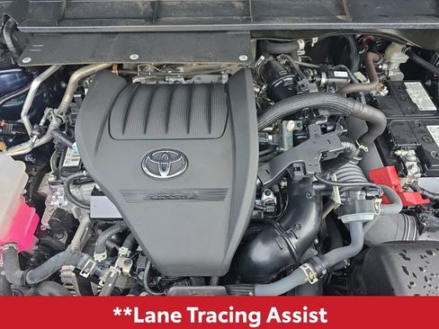Used 2024 Toyota Highlander XLE image 13