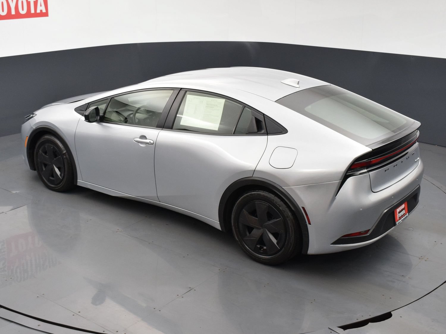 Used 2023 Toyota Prius LE FWD image 18