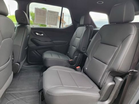 Used 2023 Chevrolet Traverse LT w/ LPO, Floor Liner Package FWD image 21