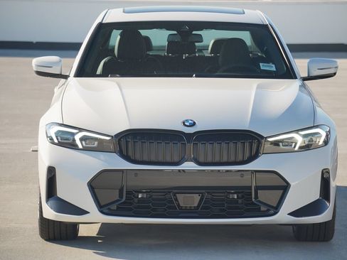 Used 2026 BMW 330i xDrive Sedan w/ M Sport Package AWD/4WD image 2