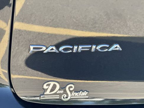 Used 2025 Chrysler Pacifica Select FWD image 30