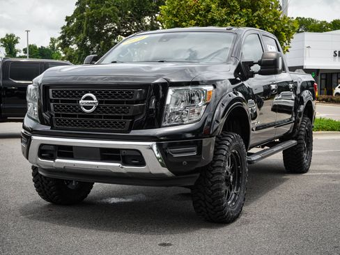 Used 2021 Nissan Titan SV w/ SV Convenience Package AWD/4WD image 5