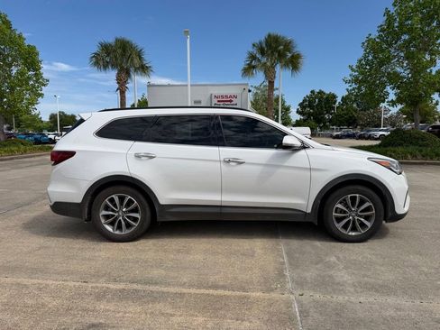 Used 2017 Hyundai Santa Fe SE w/ SE Premium Package 02 FWD image 3