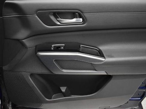 Certified 2025 Nissan Pathfinder SL AWD/4WD image 24