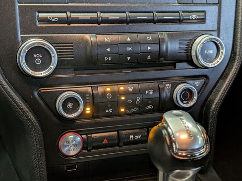 Used 2018 Ford Mustang Coupe image 25