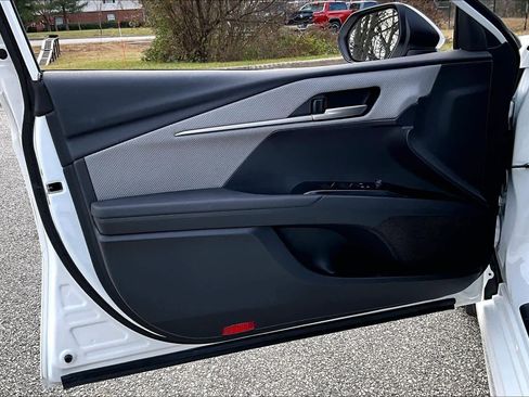 Used 2025 Toyota Camry SE image 21