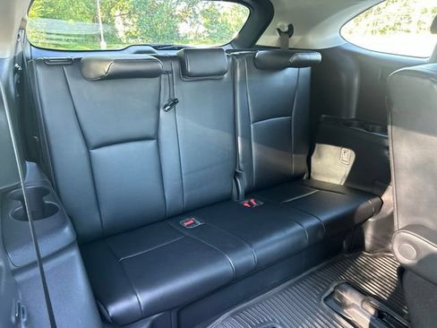 Used 2022 Toyota Highlander XLE AWD/4WD image 46