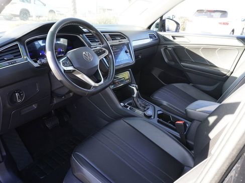 Used 2024 Volkswagen Tiguan SE image 16