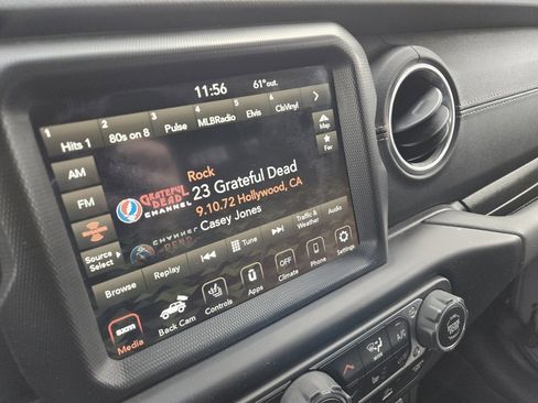 Used 2021 Jeep Wrangler Unlimited Sahara w/ Cold Weather Group image 27