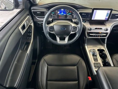 Used 2023 Ford Explorer XLT w/ Equipment Group 202A image 10