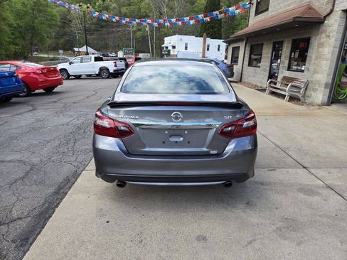 Used 2017 Nissan Altima 2.5 SR w/ Midnight Edition Package FWD image 7