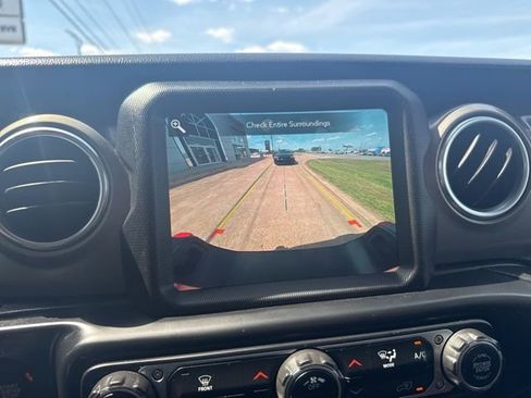 Used 2021 Jeep Gladiator Rubicon AWD/4WD image 19