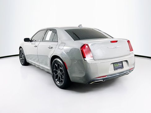 Used 2019 Chrysler 300 S AWD/4WD image 5