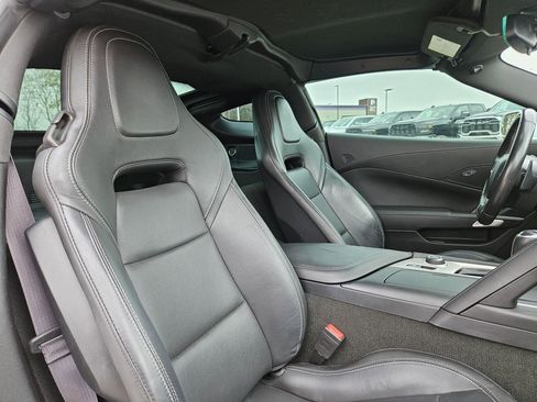 Used 2017 Chevrolet Corvette Stingray Coupe w/ 1LT image 28