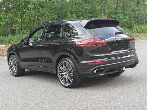 Used 2015 Porsche Cayenne Turbo AWD/4WD image 5